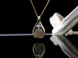 Crystal Opal pendant 060
