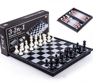 Traditional Games: Magnetic 3-in-1 Game Set - 10 Inch