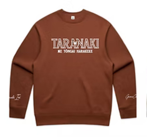 Taranaki Iwi Ngā Pāhuki Crew-Clay