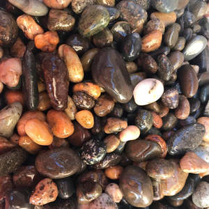 Decorative Stone: Foveaux Brown (Oreti 8-14mm) - - - [SCOOP]