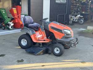 Husqvarna: Second Hand - Husqvarna YTH2246TDR Ride-On Mower – Differential Lock – Excellent Condition!