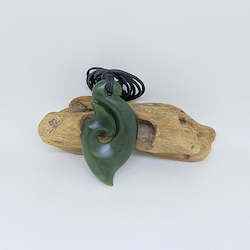 Hei Matau Fish Hook: Kawakawa Hei Matau Pendant