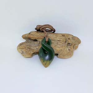Pikorua Twist: Single Flower Jade Pikorua / Twist Pendant