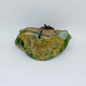 Breastplate: Putiputi Breastplate