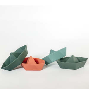 Bath Time: SILICONE TOY BOAT SET