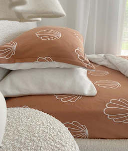 Pillowcase - Toffee Clam