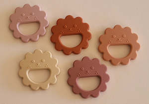 Silicone lion teether