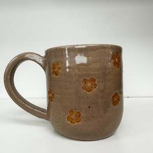 Pottery Mugs Travel Cups: Large Handmade Round Mauve Speckled Mug with Daisies