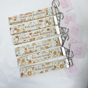 Jewellery Accessories 1: Keychain - Apricot Floral