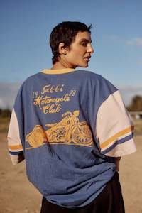 Sabbi: The Very Oversized Roses & Tattoos Tee - Blue