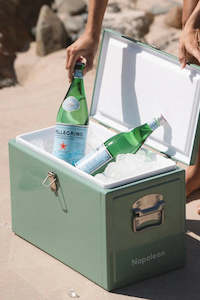 Beach Outdoors: Chilly Bin - Sage Green
