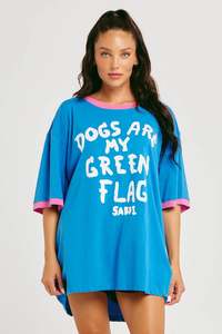 Sabbi: The Very Oversized Green Flag Tee - Blue