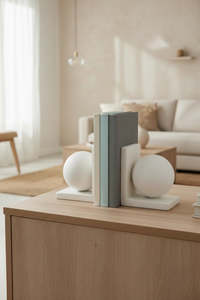 Bakio Bookends