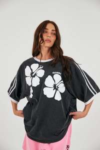 Sabbi: The Hibiscus Tee - Washed Black