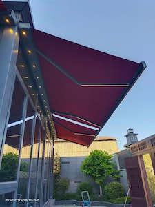 Awnings: Retractable Awning