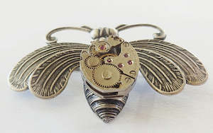 Brooch: Timepiece Medium Bee Brooch - Gold