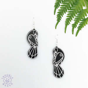 Kiwiana Earrings: Earrings Manu Whakakai Huia