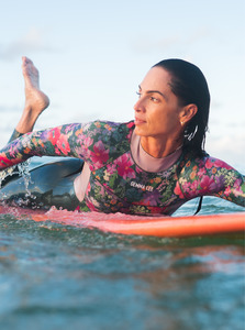 Womens Steamer Wetsuits: Women's Steamer Back Zip Wetsuit 3/2mm- Garden By The Sea