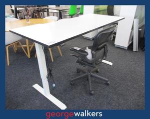 Desks: PR6290  White  Electric Desk 1.8M