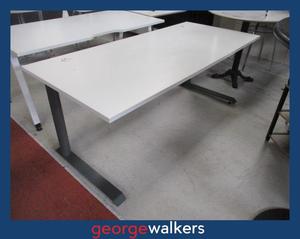 Desks: PR6237  White  Melteca Desk