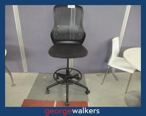 Formway: PR6238  Black Formway Knoll High Rise Chair