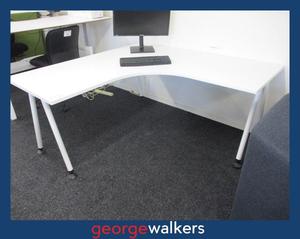 PR5759  White  Corner Workstation