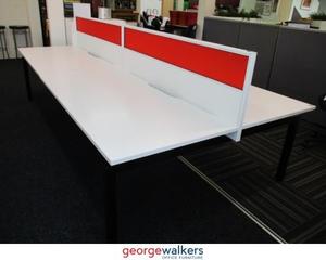 Desks: PR5512 - White  Pod Desk