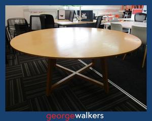 Meeting Room: PR5789  Woodgrain  Round Meeting Table