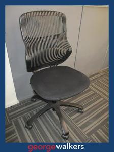 PR6427  Black Formway BE Task Chair