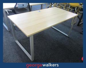 Desks: PR6441  Maple Woodgrain  Melteca Desk 1.6M