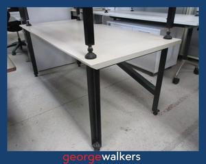 Desks: PR6587  Silver Strata Melteca  Desk 1.6M