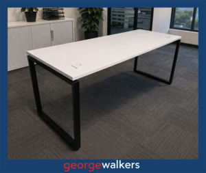 Desks: PR6607  White  Melteca Desk
