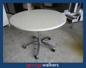 VL9  Maple  Round Meeting Table 900mm