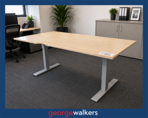 Desks: Desk 1800mm Maple Melteca