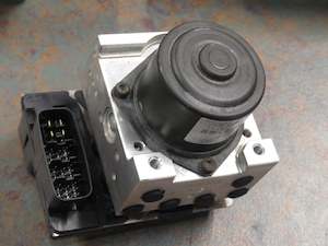 Repair Abs Modules Yaw Sensors: ABS Actuator ISUZU ELF 2004