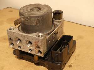 Repair Abs Modules Yaw Sensors: Mazda MPV ABS module  1999 - 2006