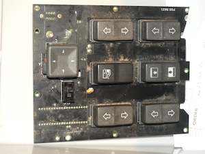 Body Control Module Bcm Power Window Control: Landrover - Range Rover  Window Switch - Water Damage