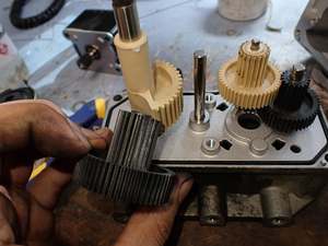 Turbo Actuator Repair Service 1: N04 Turbo Actuator  Damaged Gears