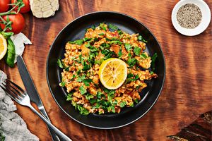 Main Dishes: Chicken, chorizo and green pea paella