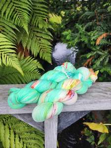 4 Ply Fingering Weight: Penzance - 4 Ply Sock Yarn - Kiwiyarn-a