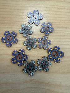 Buttons: Buttons - Boho Wooden Flowers 20mm x 10 Mixed