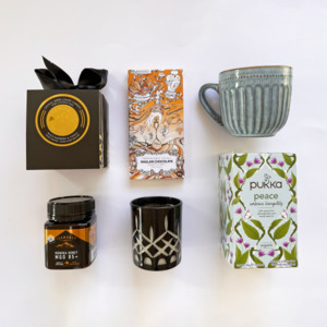 Products: Mother’s Day – The Hug Gift Box