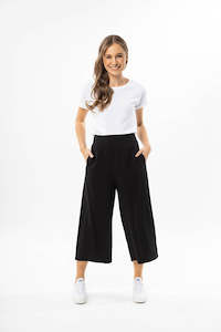 Billie The Label: Essential Wide Leg Crop Pant - Black