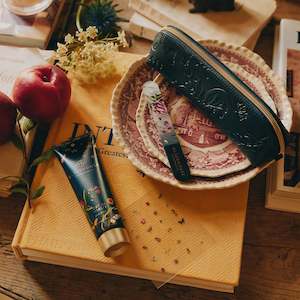 Mothers Days Ideas: Hand and Nail Set - Lost in Amalfi