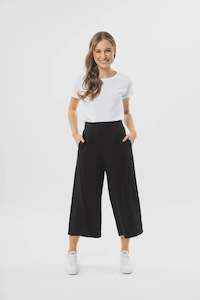 Essential Wide Leg Pants Crop - Black