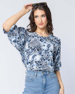 Seeking Lola: Magnificent Top / Water Leopard