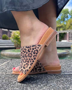 Sandals: Ease / Leopard Suede