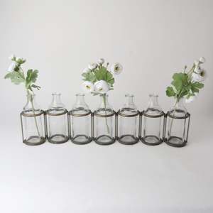 7 Bud Vase Chain - Black