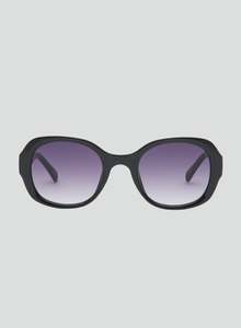 Otra Eyewear: Darcy - Black/Smoke Fade