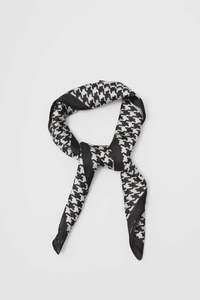Houndstooth Square Scarf / Black
